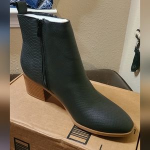 FISACE Womens Pointed Toe Mid Heel Ankle Boots Side Zipper